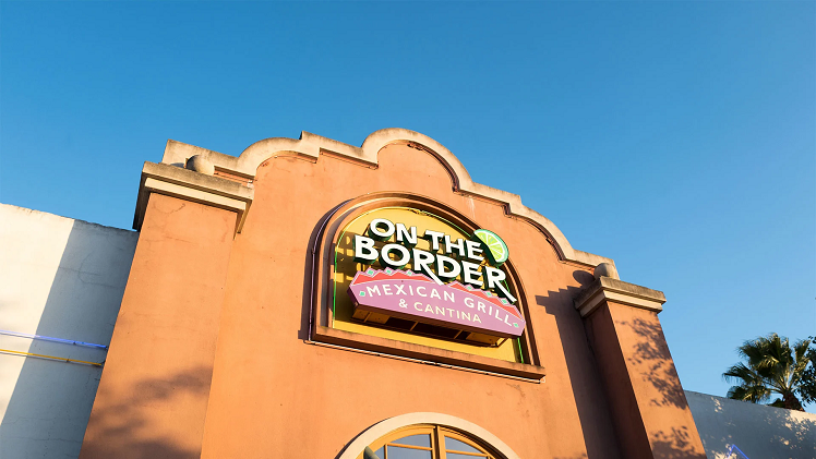 Mexican Chain Closes 77 Locations